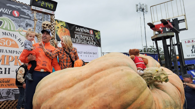 pumpkin weigh off S